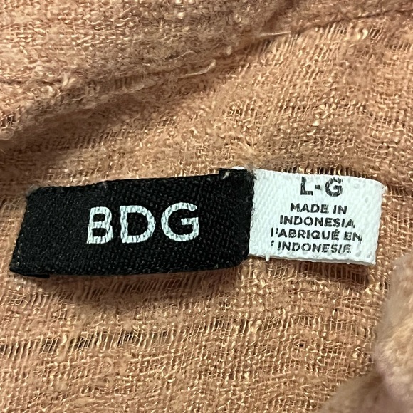 BDG Pastel Pink Soft Textured Button Down Shirt - Picture 3 of 3